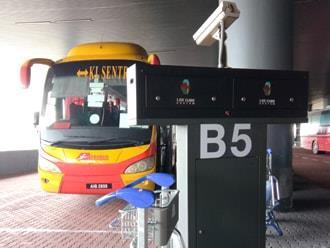 乘搭 Aerobus bus 到云顶高原 乘搭 Aerobus bus 到云顶高原