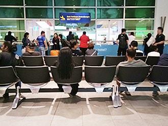 吉隆坡第二国际机场 KLIA2的抵达大厅 吉隆坡第二国际机场 KLIA2的抵达大厅