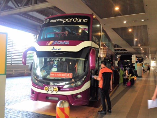 从吉隆坡通往哥打巴鲁的 Perdana Express 巴士 从吉隆坡通往哥打巴鲁的 Perdana Express 巴士