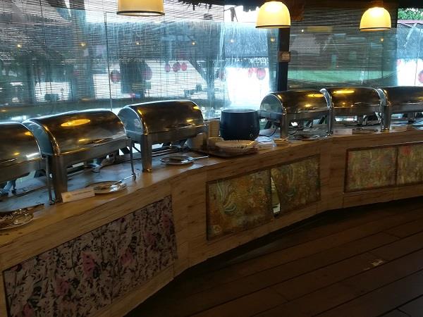芭雅海滩度假村的自助早餐 芭雅海滩度假村的自助早餐
