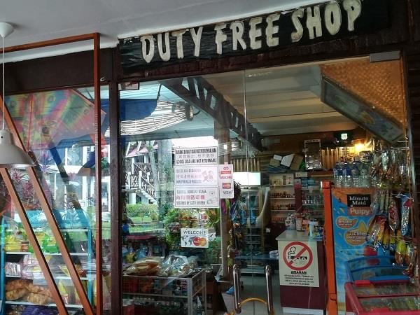 芭雅海滩度假村内的免税店 芭雅海滩度假村内的免税店