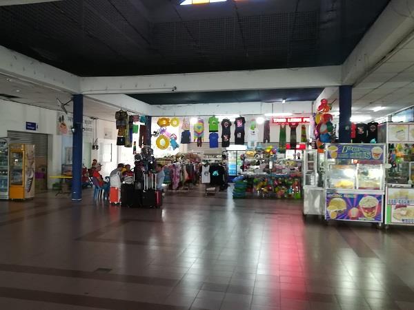 达丹戎格姆码头里的商店 达丹戎格姆码头里的商店